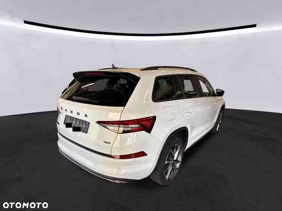 Skoda Kodiaq 2.0 TDI 4x4 DSG Sportline - 4