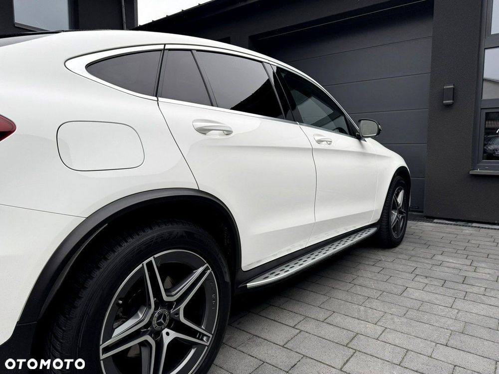 Mercedes-Benz GLC 300 4Matic 9G-TRONIC AMG Line Plus - 10