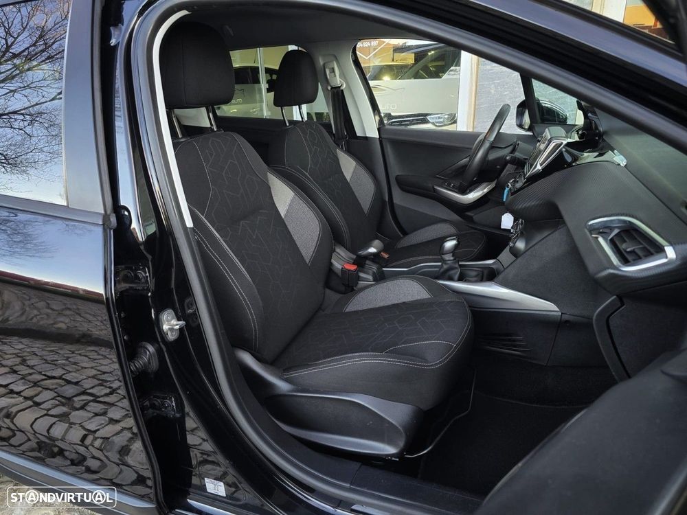 Peugeot 2008 1.2 PureTech Style - 23