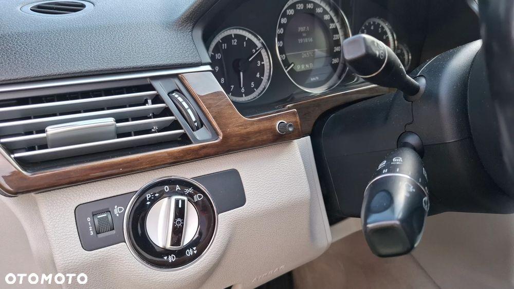Mercedes-Benz Klasa E - 21