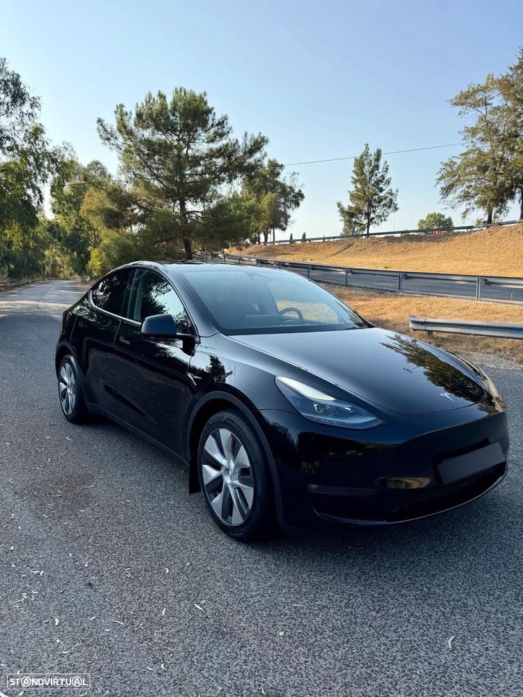Tesla Model Y Long Range Dual Motor AWD - 4