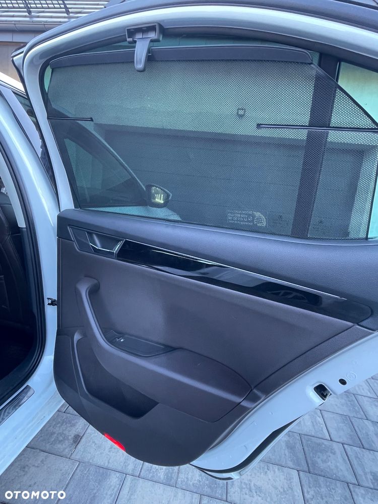 Skoda Superb 2.0 TDI L&K DSG - 27