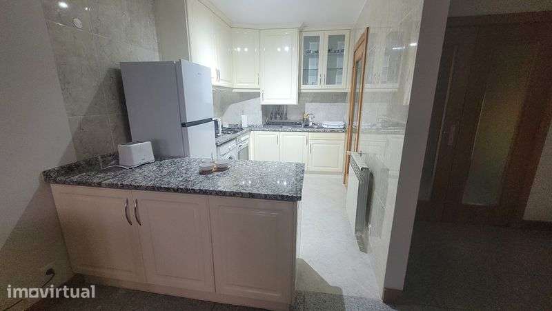 Apartamento T1 junto ao Hospital S. João - Grande imagem: 3/7