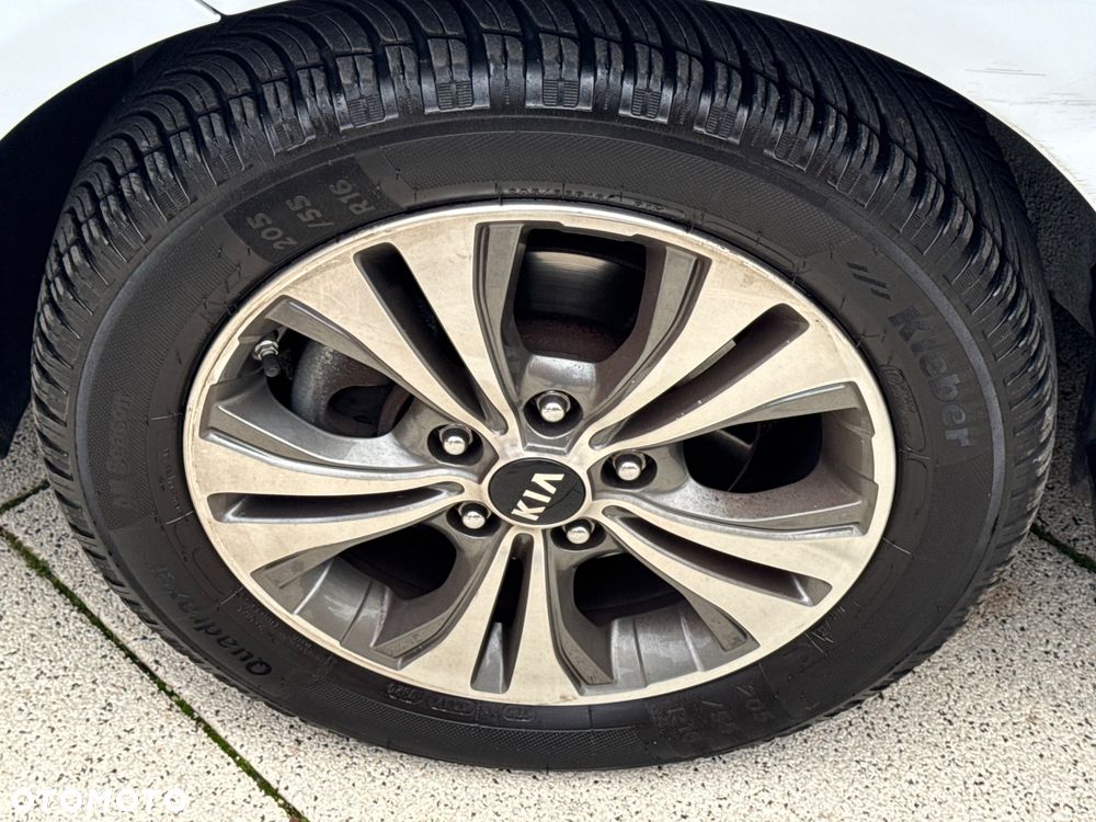 Kia Venga - 17