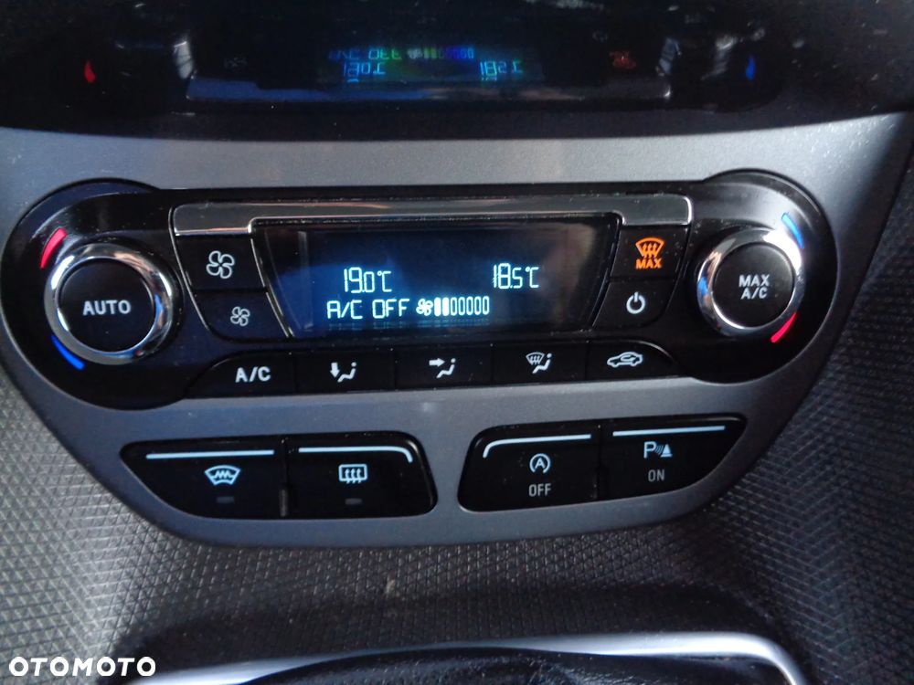 Ford Tourneo Connect Grand - 22