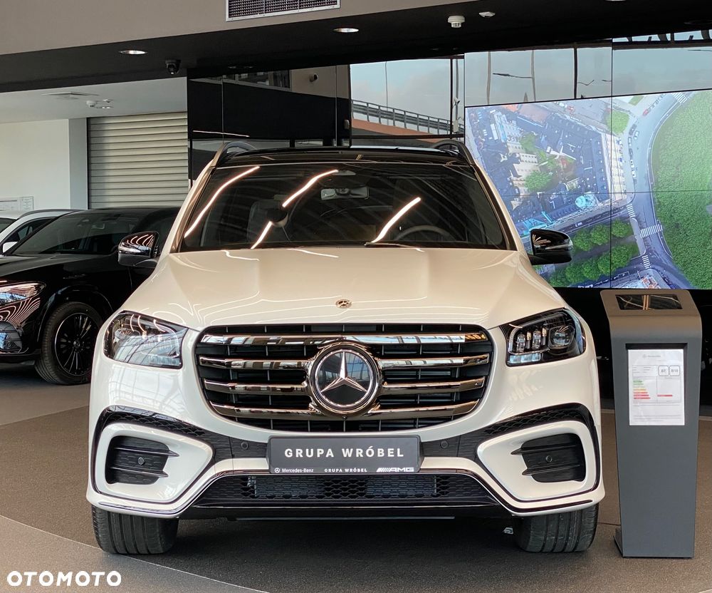 Mercedes-Benz GLS - 1