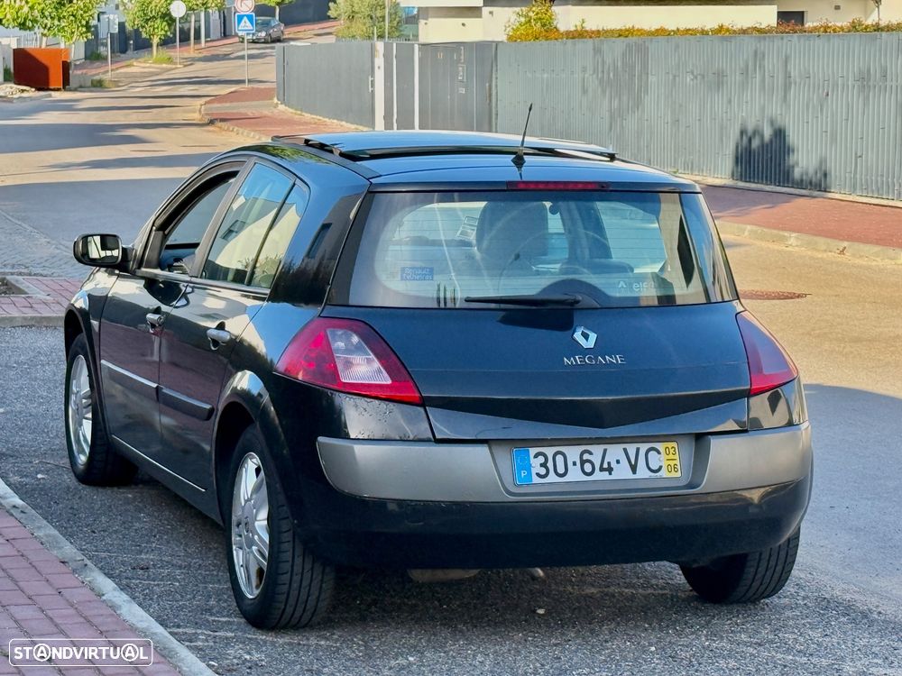 Renault Mégane 1.5 dCi Dynamique Luxe - 12