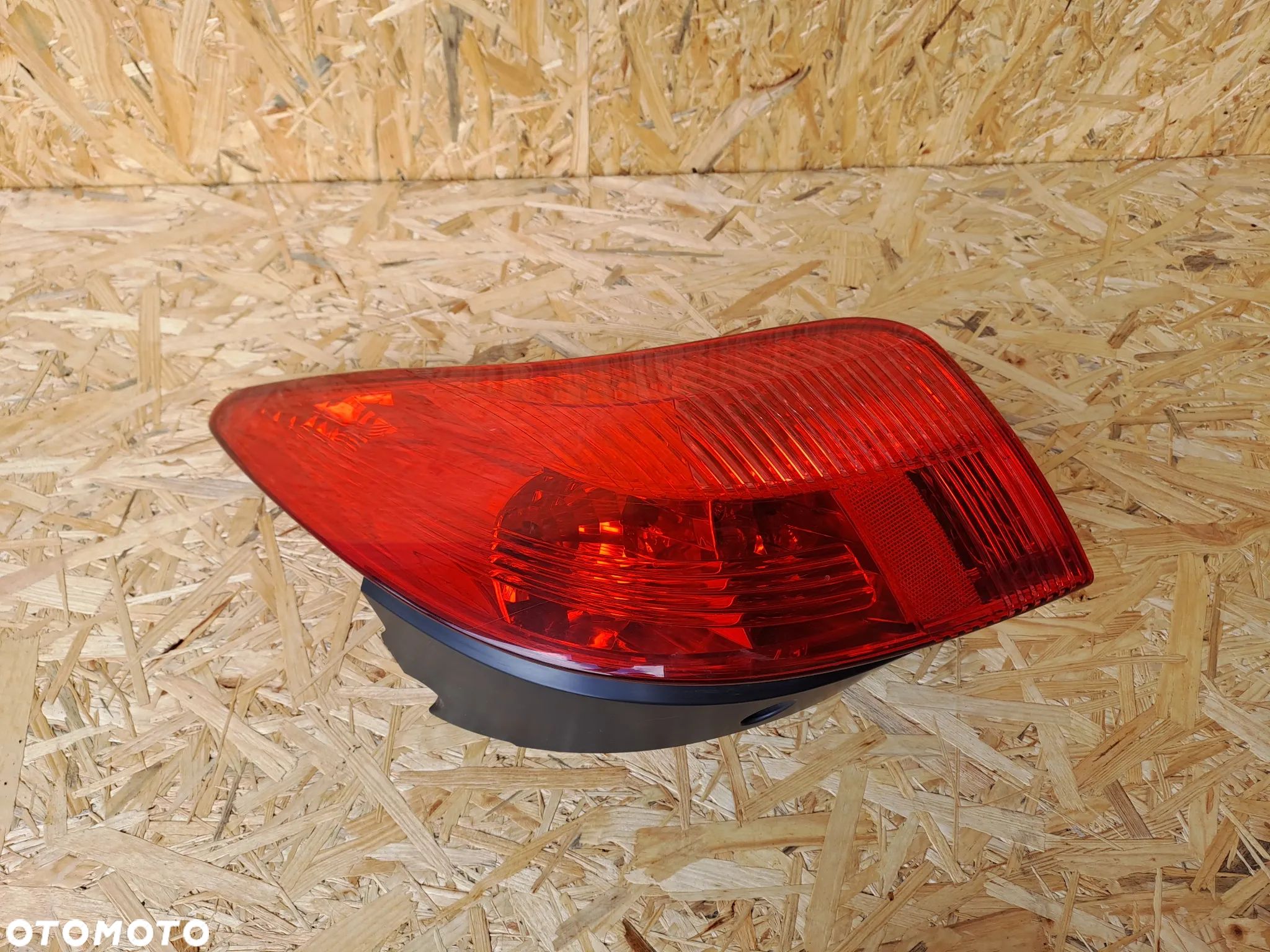 Lampa Tylna Tył Prawa Peugeot 308 SW T7 07-13r. - 1