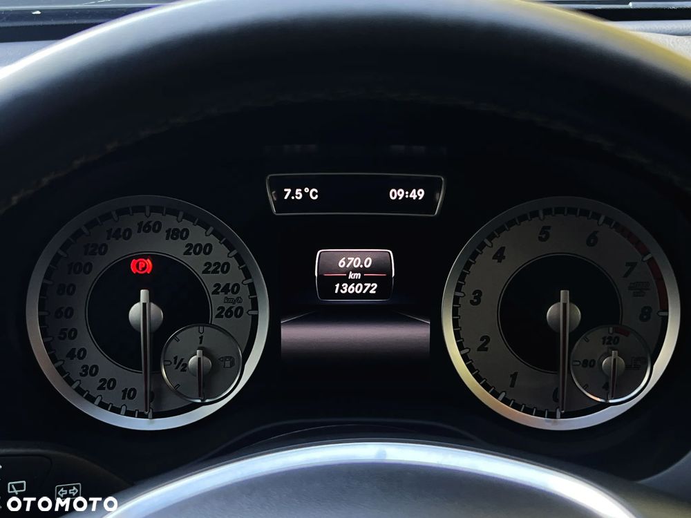 Mercedes-Benz Klasa A 200 (BlueEFFICIENCY) - 34