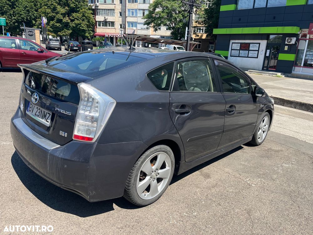 Toyota Prius (Hybrid) Comfort - 3