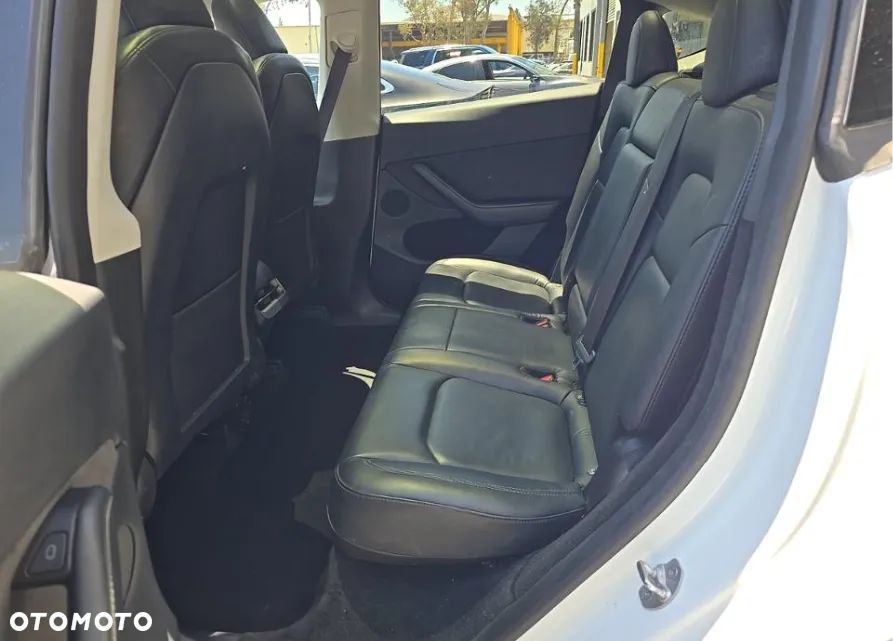 Tesla Model Y Long Range Dual Motor AWD - 10