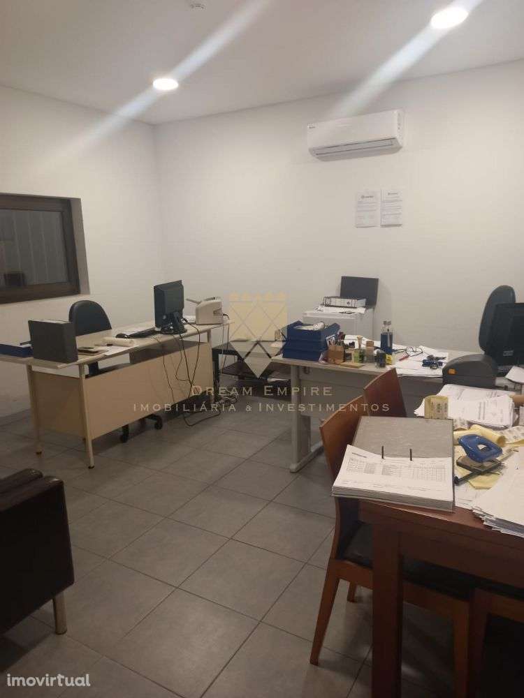 Armazém para Venda em Zona Industrial – Vilarinho de Cima, Gandra, - Grande imagem: 3/18