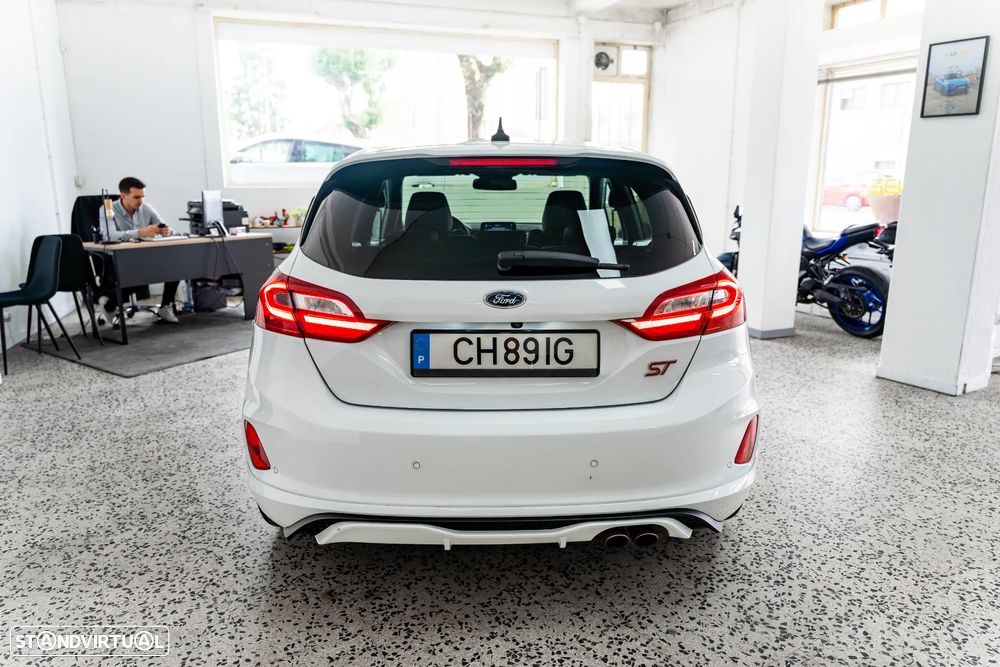 Ford Fiesta 1.5 EcoBoost ST - 33