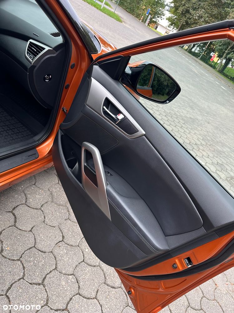 Hyundai Veloster 1.6 GDI Premium - 32