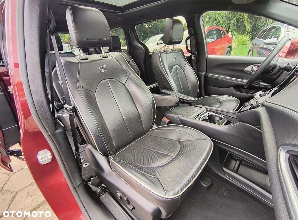 Chrysler Pacifica - 18