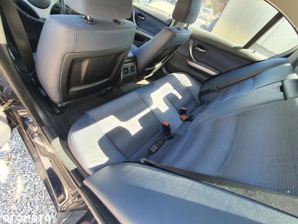 BMW Seria 3 320i - 10