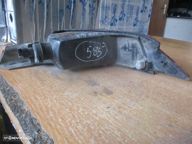 Farol Nevoeiro 8A6115K273AB FORD FIESTA 2009 1.4TDCI 70CV 0P TE HELLA - 2