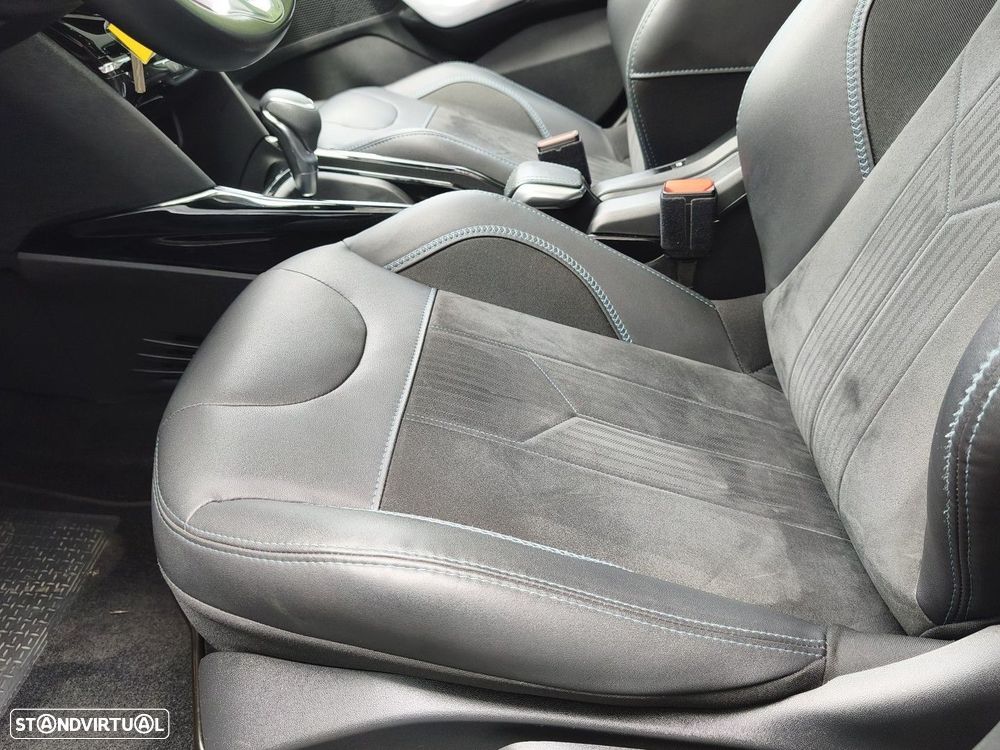 Peugeot 2008 1.2 PureTech Allure EAT6 - 36