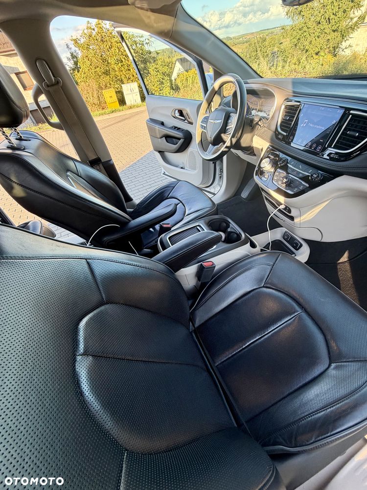 Chrysler Pacifica - 13