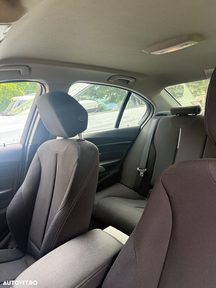 BMW Seria 3 320d Efficient Dynamic Edition Sport-Aut. - 16