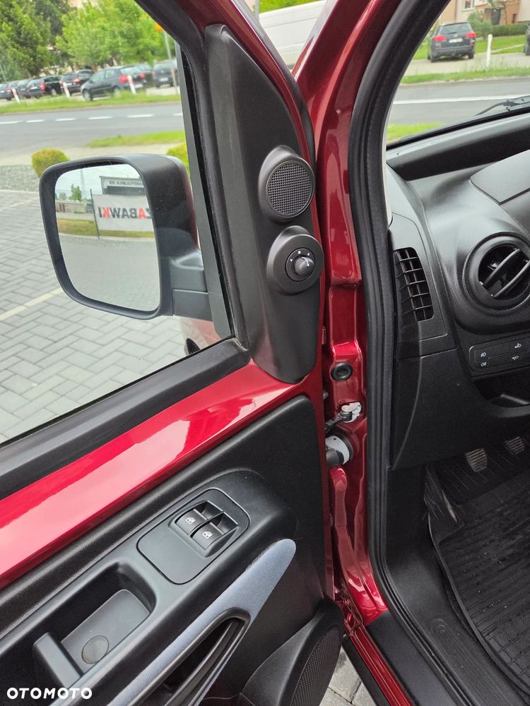 Peugeot Bipper Tepee HDi 75 Outdoor - 15