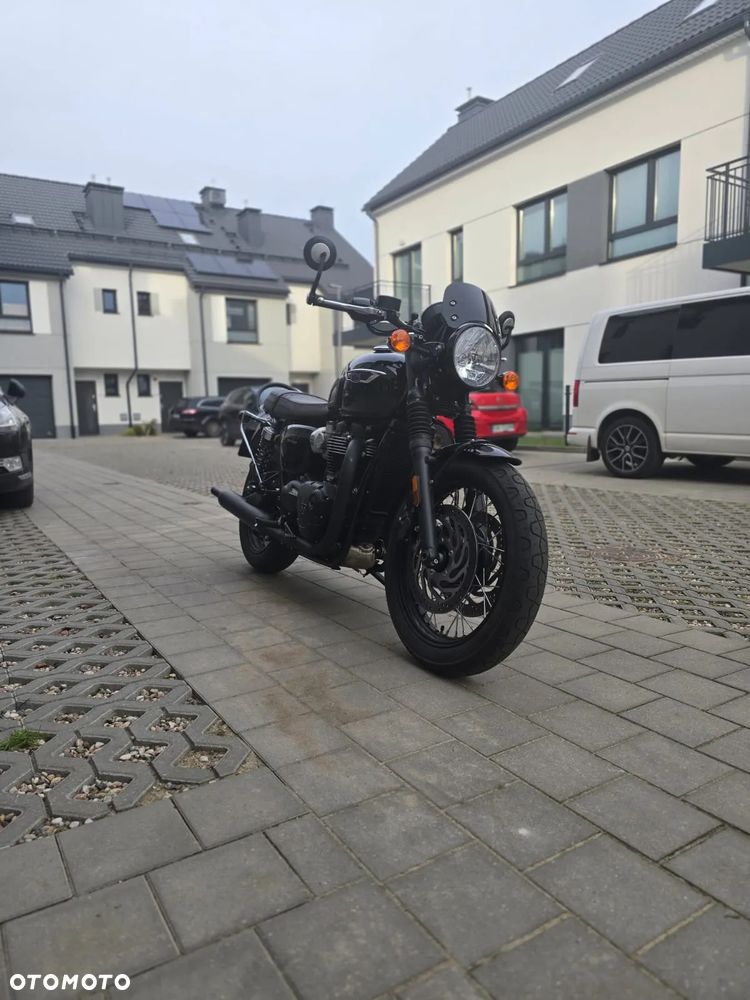 Triumph Bonneville - 6