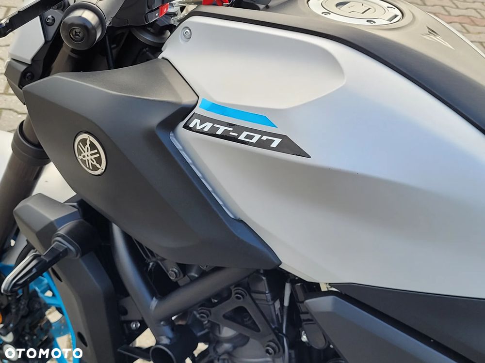 Yamaha MT - 24