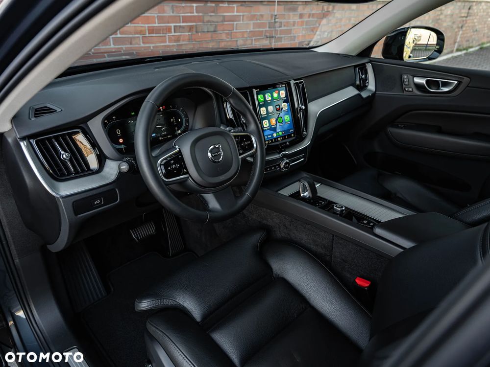 Volvo XC 60 B4 B Plus Dark - 23