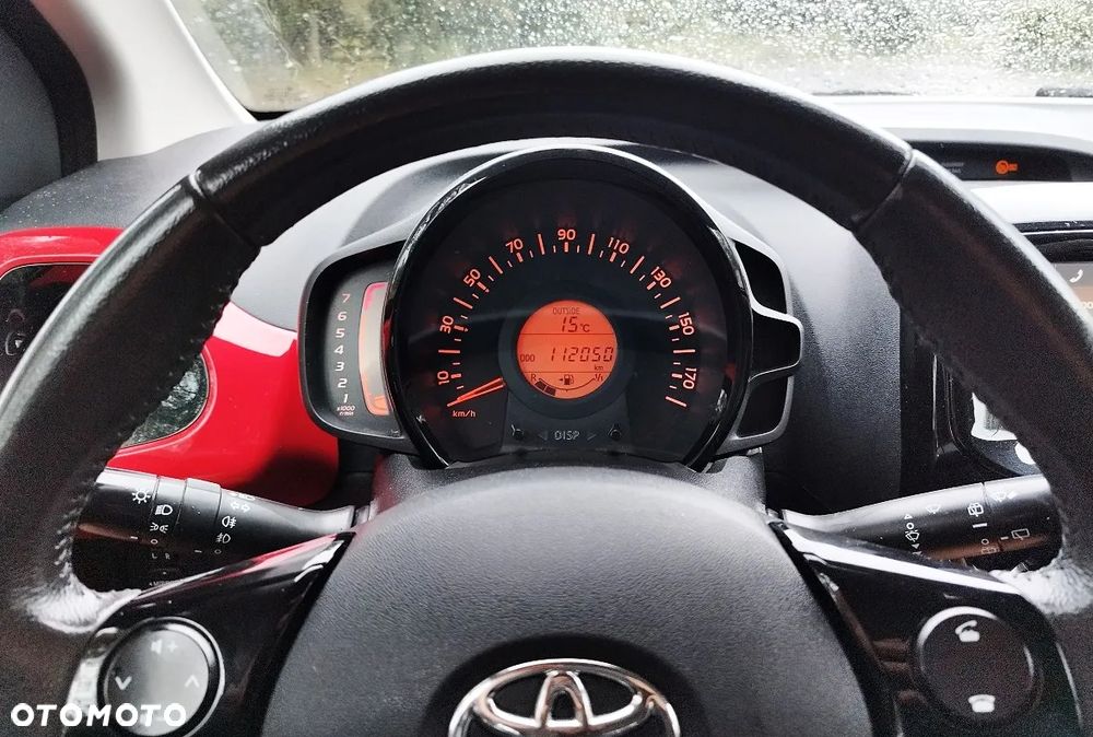 Toyota Aygo x-play - 9