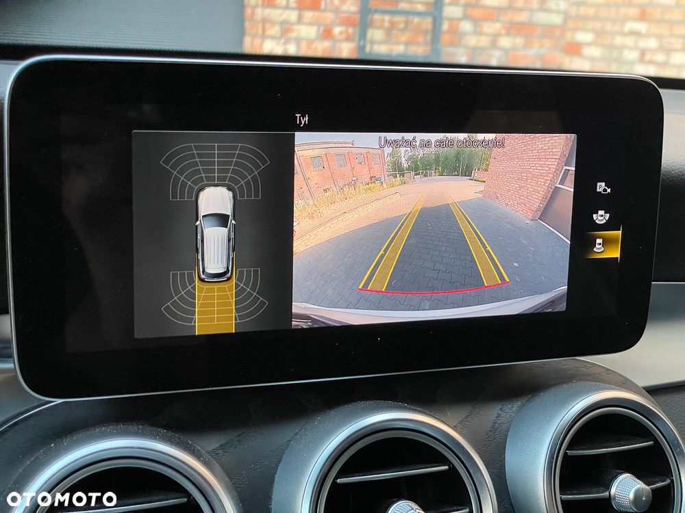 Mercedes-Benz GLC 220 d 4Matic 9G-TRONIC AMG Line - 29