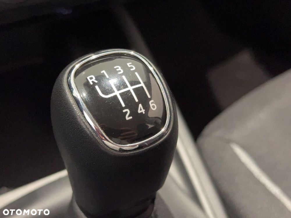 Skoda Kamiq 1.0 TSI Essence - 28