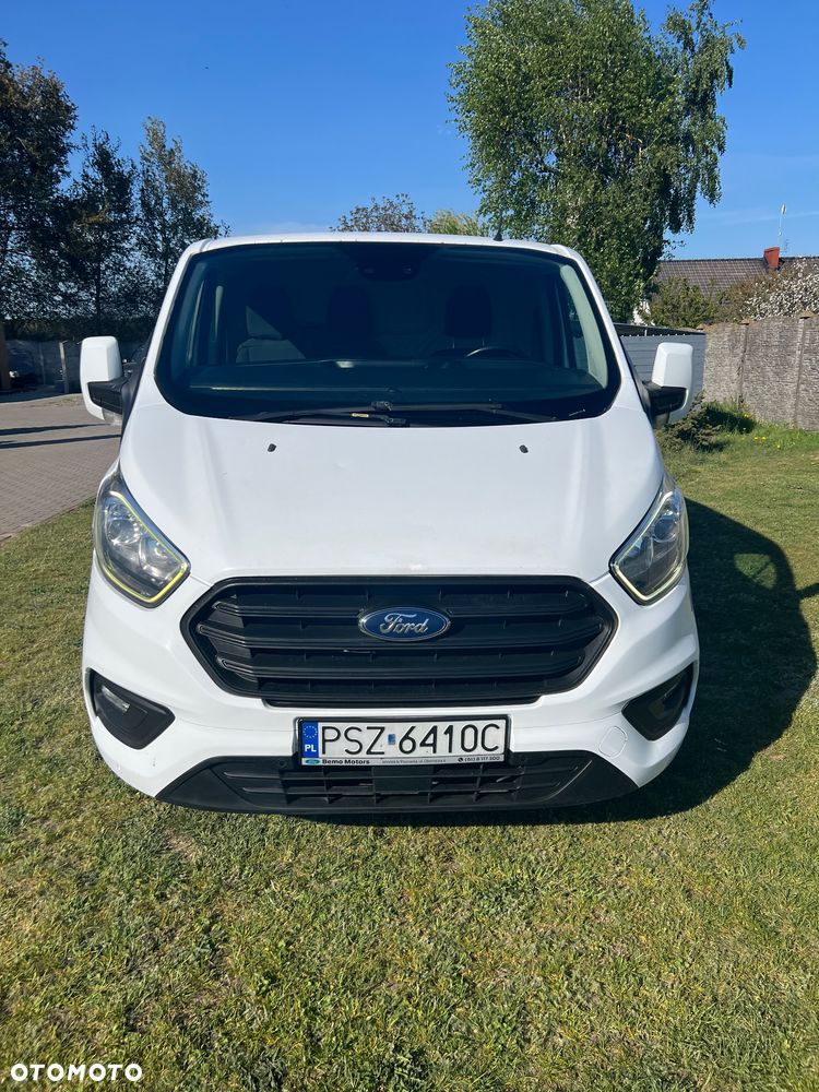 Ford CUSTOM - 6