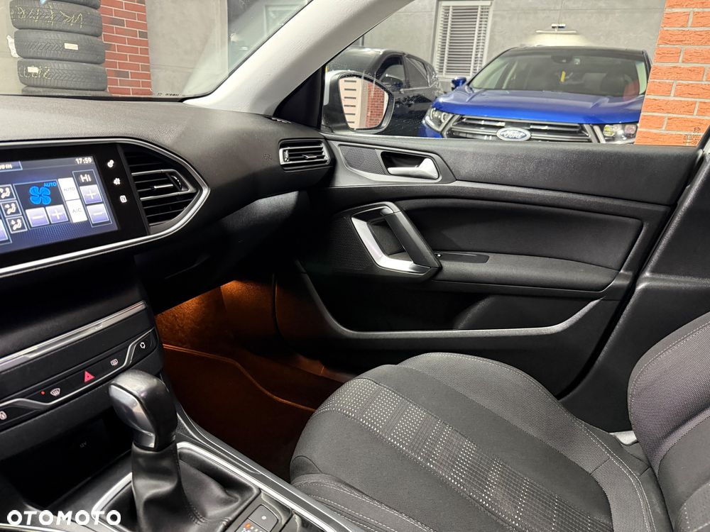 Peugeot 308 - 24