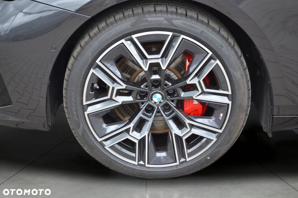 BMW Seria 5 540d xDrive mHEV M Sport - 32