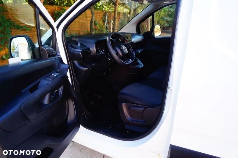Toyota Proace City 1.5 D-4D Long 2,4t Active (bryg.) - 21