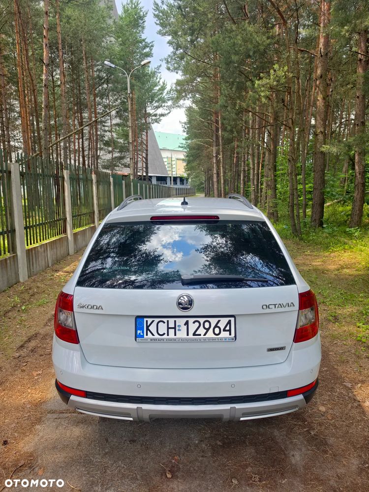 Skoda Octavia Scout 2.0 TDI 4x4 DSG - 2