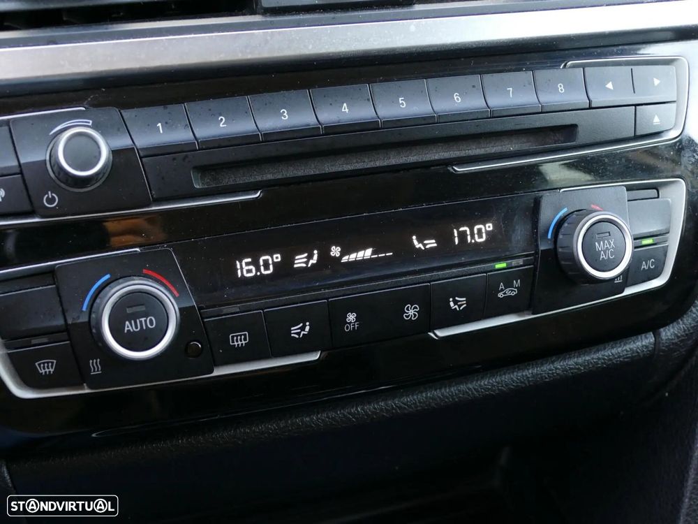 BMW 318 d Line Sport - 24