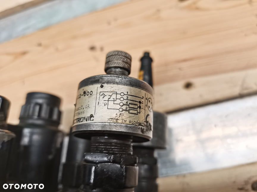 Blok hydrauliczny JCB 8330 Fastrack Hydac 400A6231 - 2