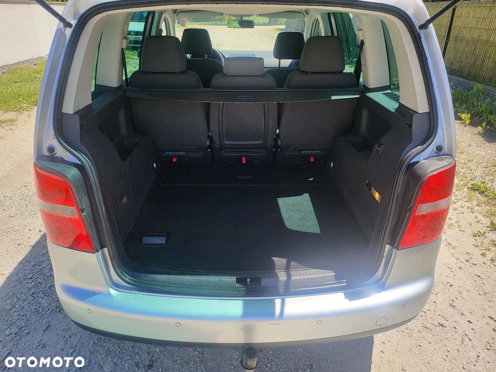 Volkswagen Touran 1.6 - 10