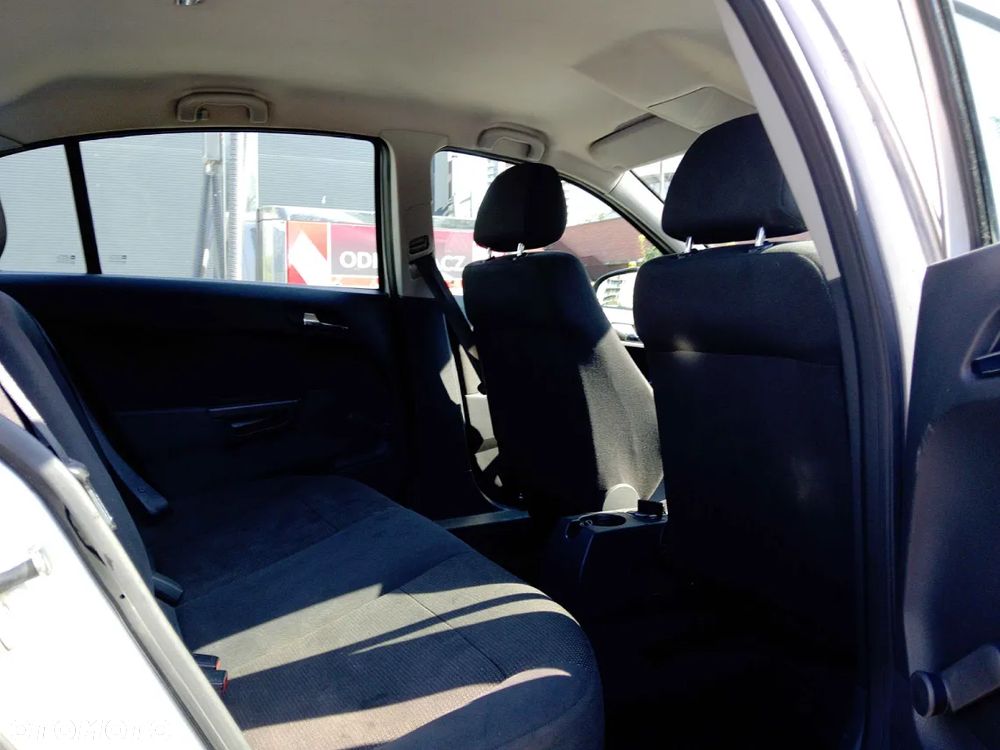 Opel Astra 1.6 - 8