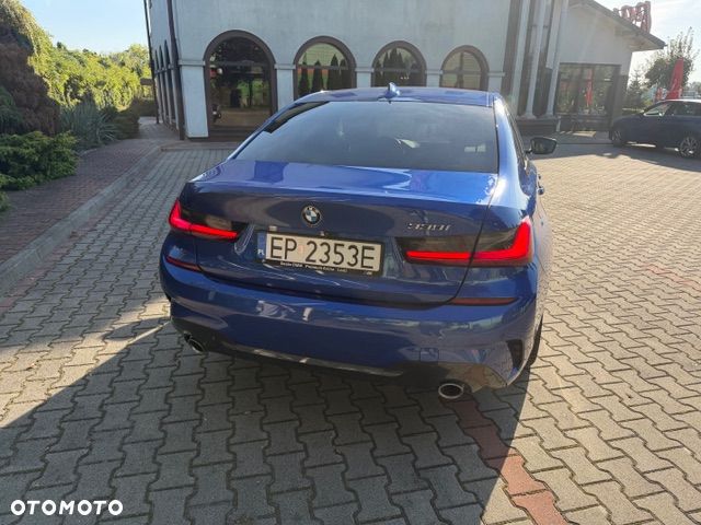 BMW Seria 3 330i M Sport sport - 9