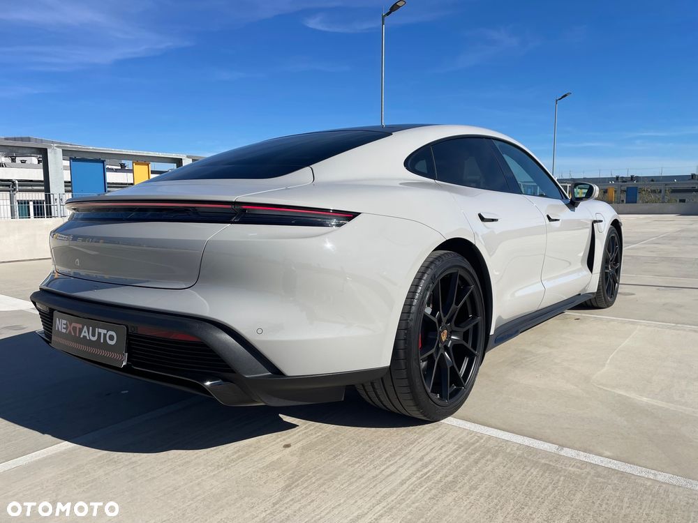 Porsche Taycan GTS - 9