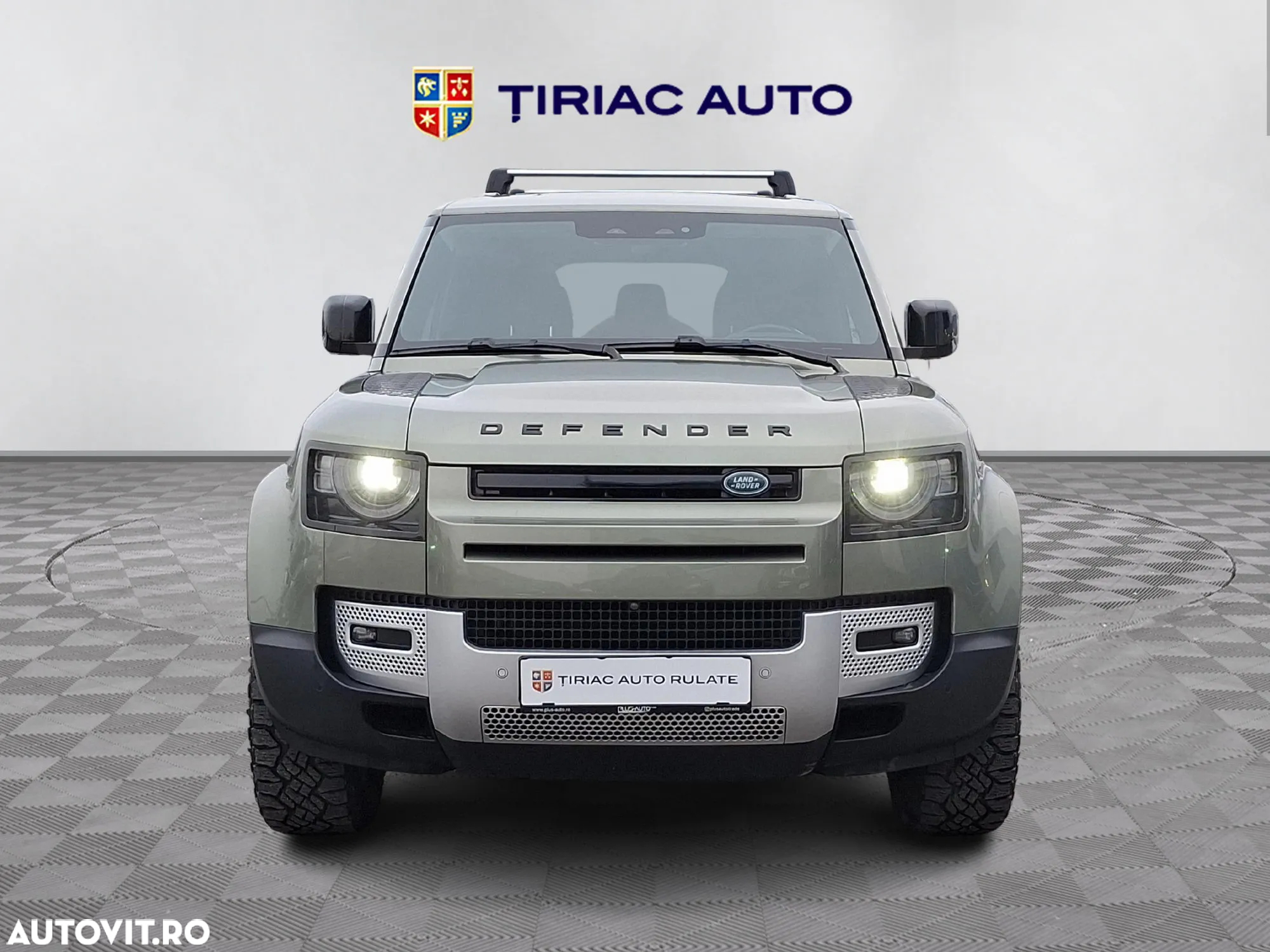 Land Rover Defender 110 2.0L D240 SE - 8