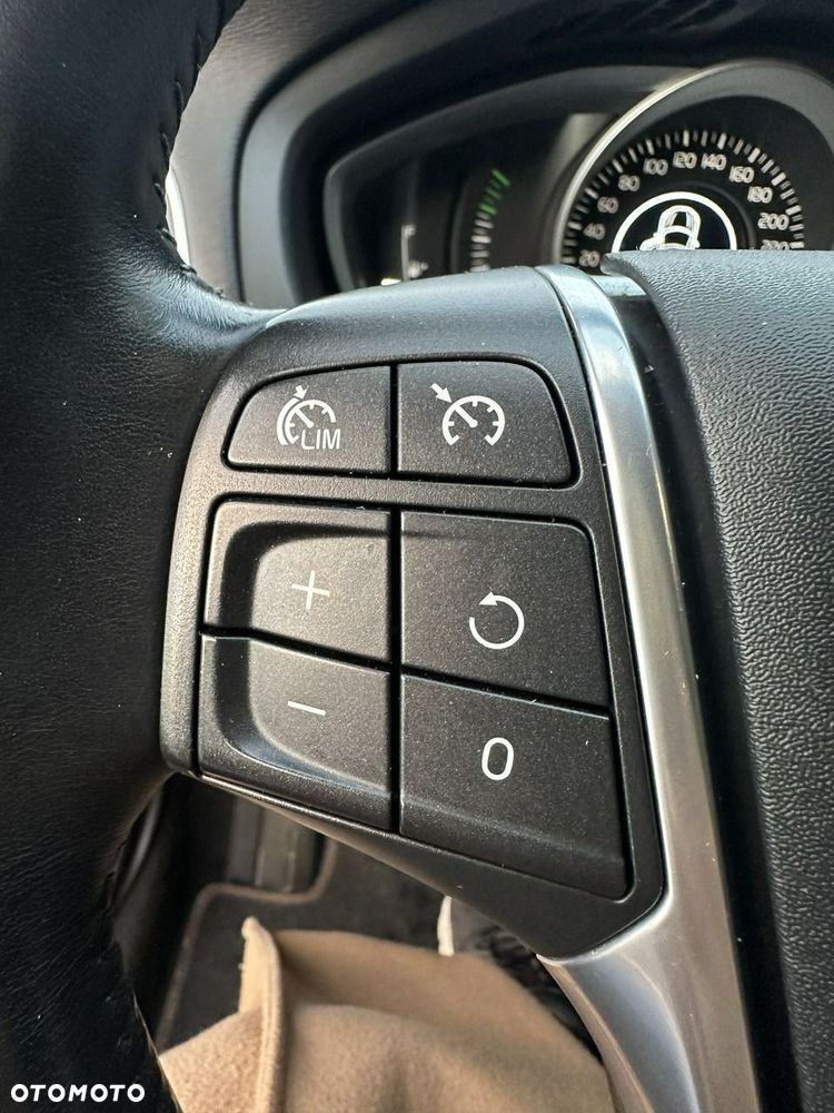 Volvo V40 - 19