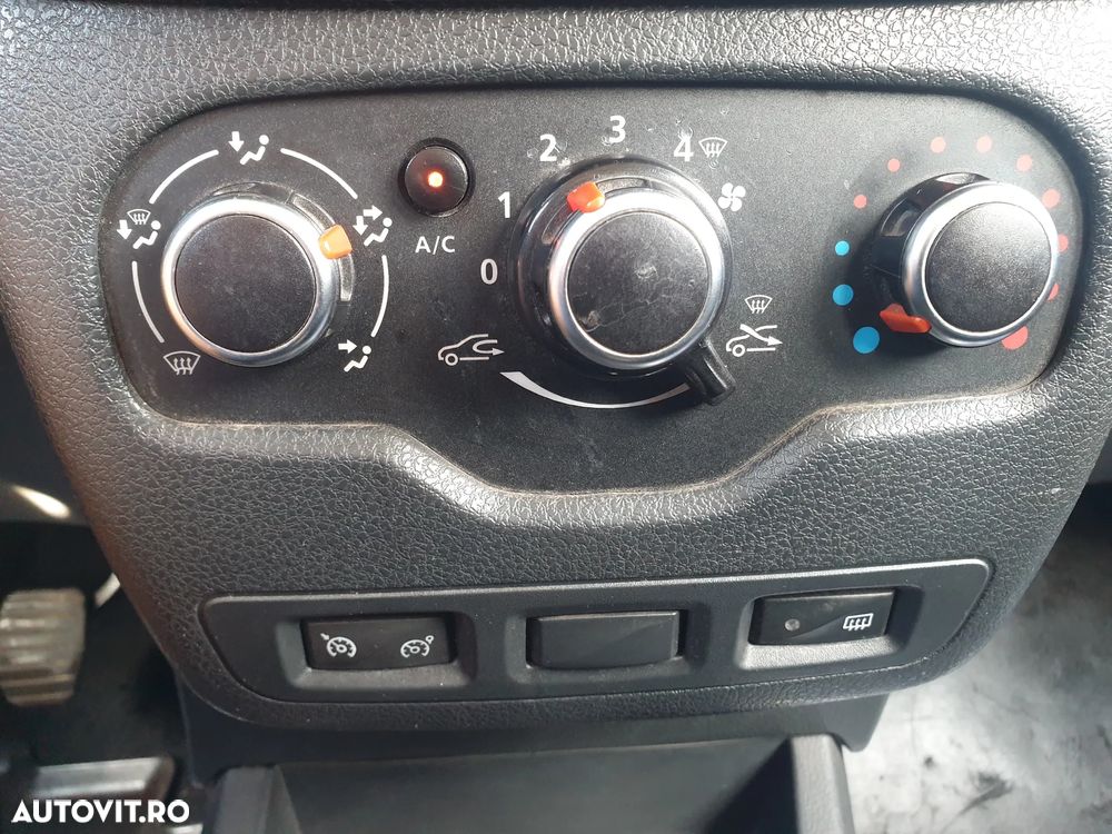 Dacia Lodgy 1.5 Blue dCi Laureate - 24