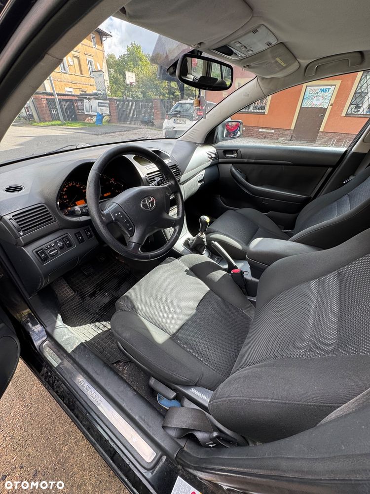 Toyota Avensis 2.0 D-4D - 11