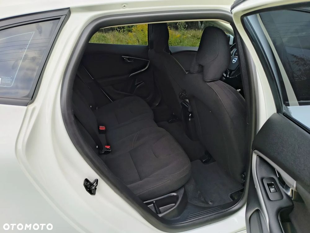 Volvo V40 D2 Summum - 16