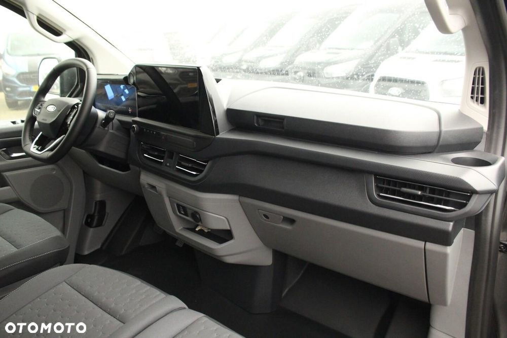 Ford Transit Custom L2 Van 136KM Limited - 11