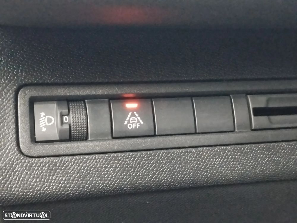 Peugeot 3008 1.5 BlueHDi Allure EAT8 - 18