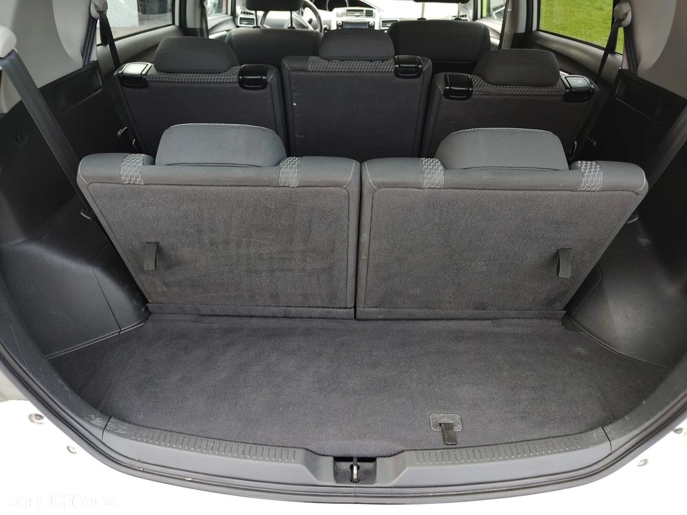 Toyota Verso 1.6 D-4D Active 7os - 14